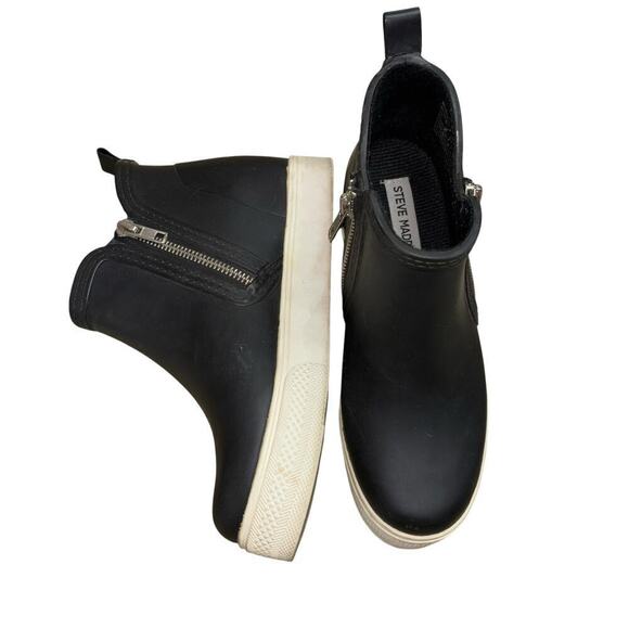 Steve Madden Black Wedge Rubber Pull On Snow Booties Women's 7 Casual Zipper - Picture 3 of 13